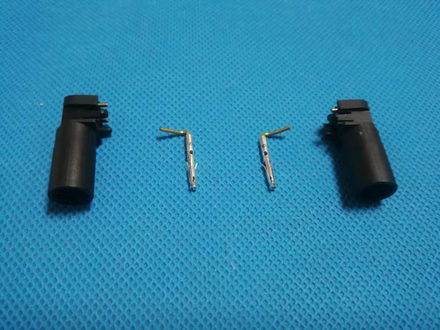 新能源汽車(chē)連接器