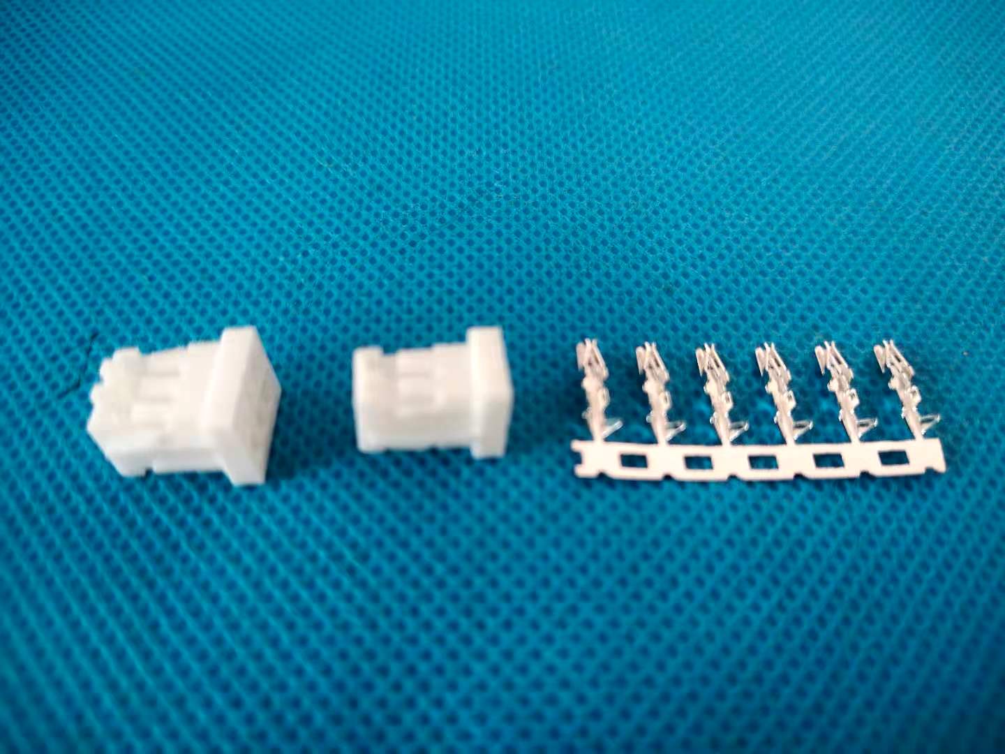 充電連接器 充電連接器